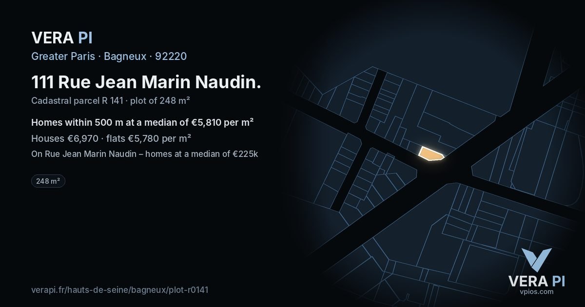 111 Rue Jean Marin Naudin, Bagneux at night – the plot lit, the parcels around coloured by the prices near them