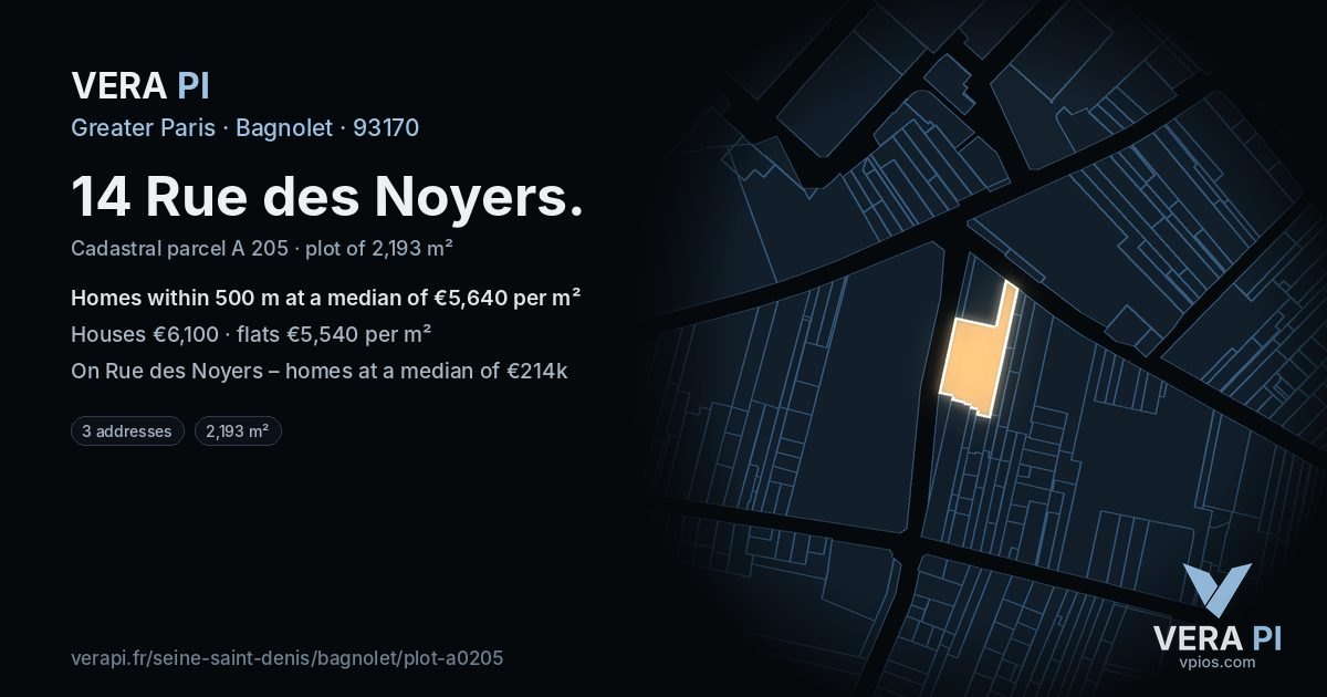 14 Rue des Noyers, Bagnolet at night – the plot lit, the parcels around coloured by the prices near them