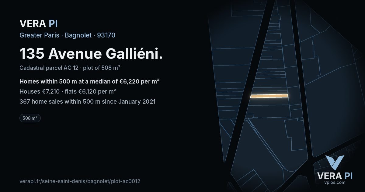 135 Avenue Galliéni, Bagnolet at night – the plot lit, the parcels around coloured by the prices near them