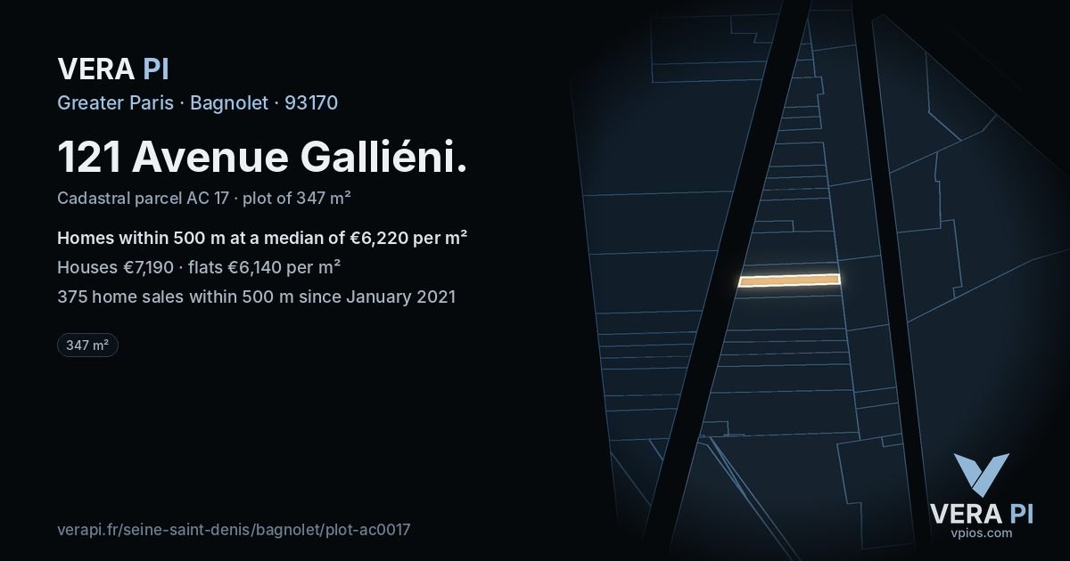 121 Avenue Galliéni, Bagnolet at night – the plot lit, the parcels around coloured by the prices near them