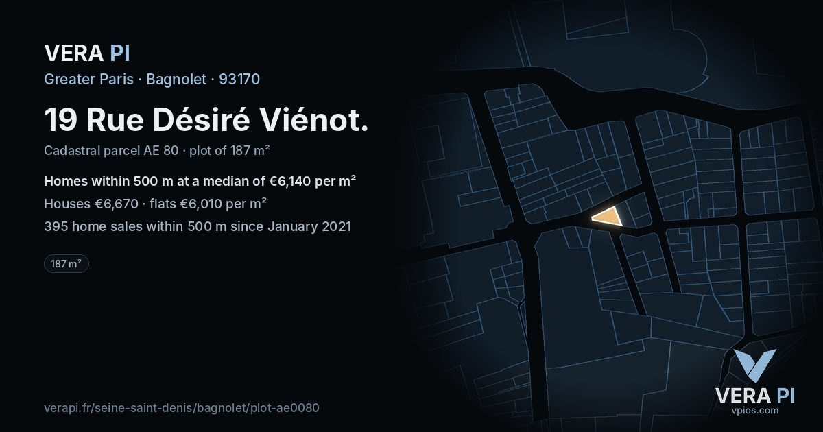 19 Rue Désiré Viénot, Bagnolet at night – the plot lit, the parcels around coloured by the prices near them