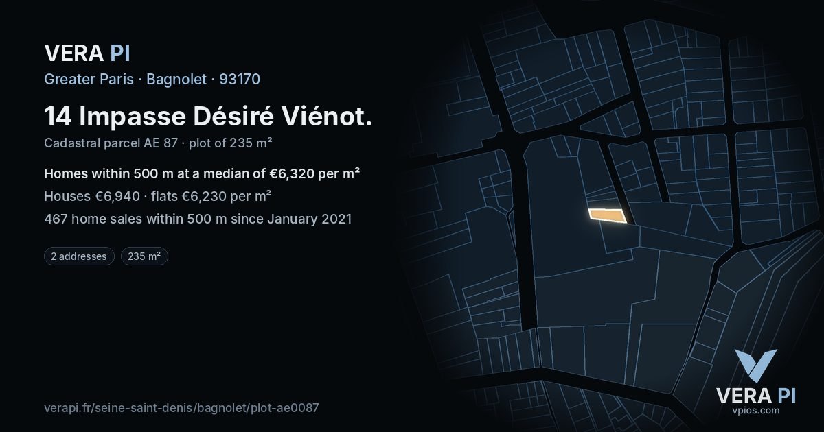 14 Impasse Désiré Viénot, Bagnolet at night – the plot lit, the parcels around coloured by the prices near them
