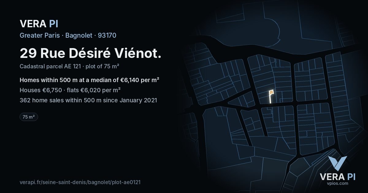 29 Rue Désiré Viénot, Bagnolet at night – the plot lit, the parcels around coloured by the prices near them