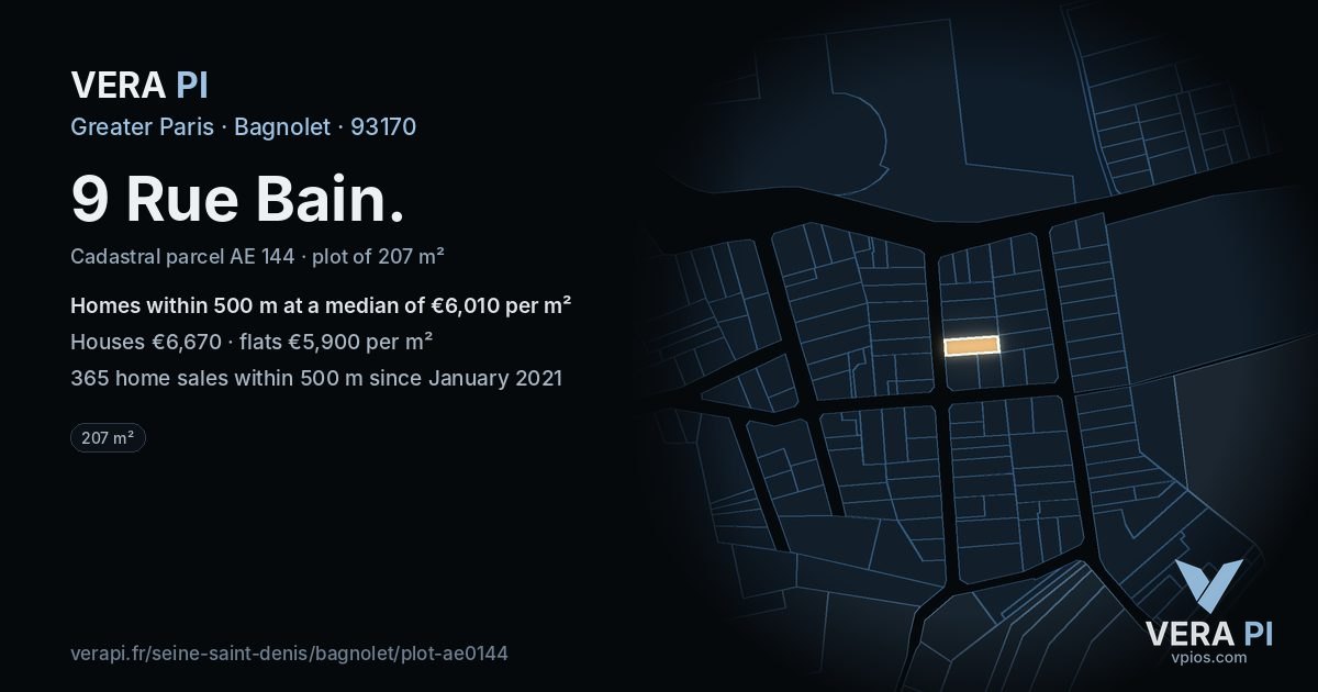 9 Rue Bain, Bagnolet at night – the plot lit, the parcels around coloured by the prices near them