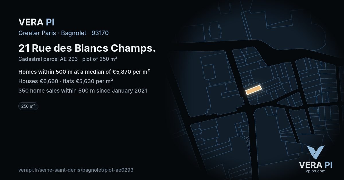 21 Rue des Blancs Champs, Bagnolet at night – the plot lit, the parcels around coloured by the prices near them