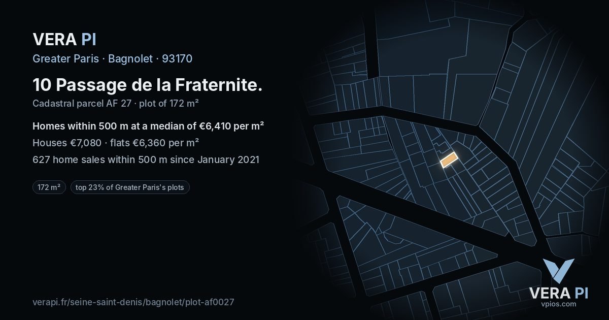 10 Passage de la Fraternite, Bagnolet at night – the plot lit, the parcels around coloured by the prices near them