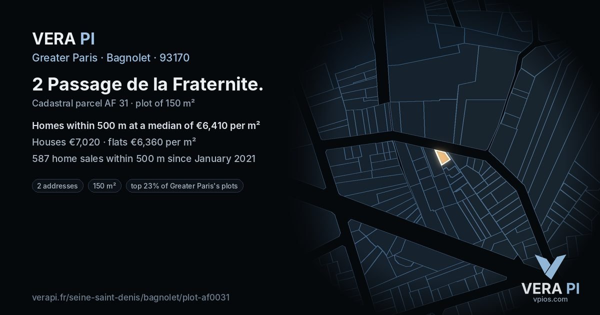 2 Passage de la Fraternite, Bagnolet at night – the plot lit, the parcels around coloured by the prices near them