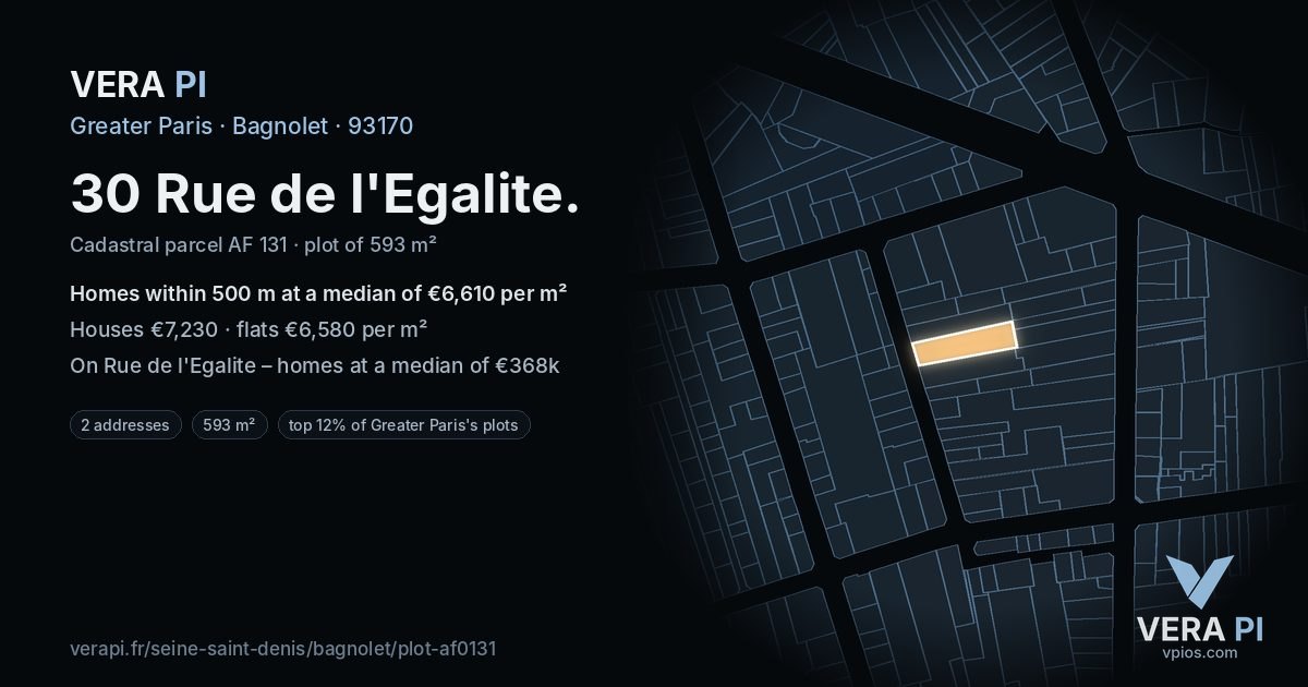 30 Rue de l'Egalite, Bagnolet at night – the plot lit, the parcels around coloured by the prices near them