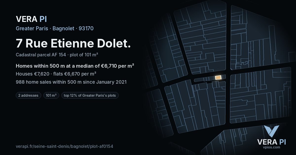 7 Rue Etienne Dolet, Bagnolet at night – the plot lit, the parcels around coloured by the prices near them