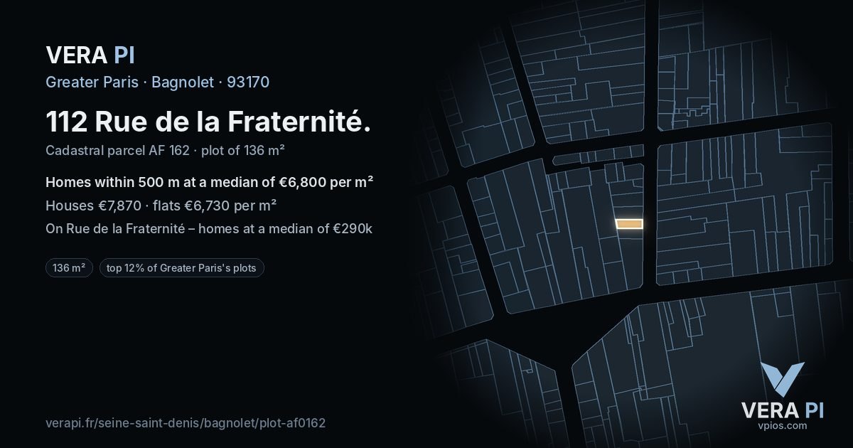 112 Rue de la Fraternité, Bagnolet at night – the plot lit, the parcels around coloured by the prices near them