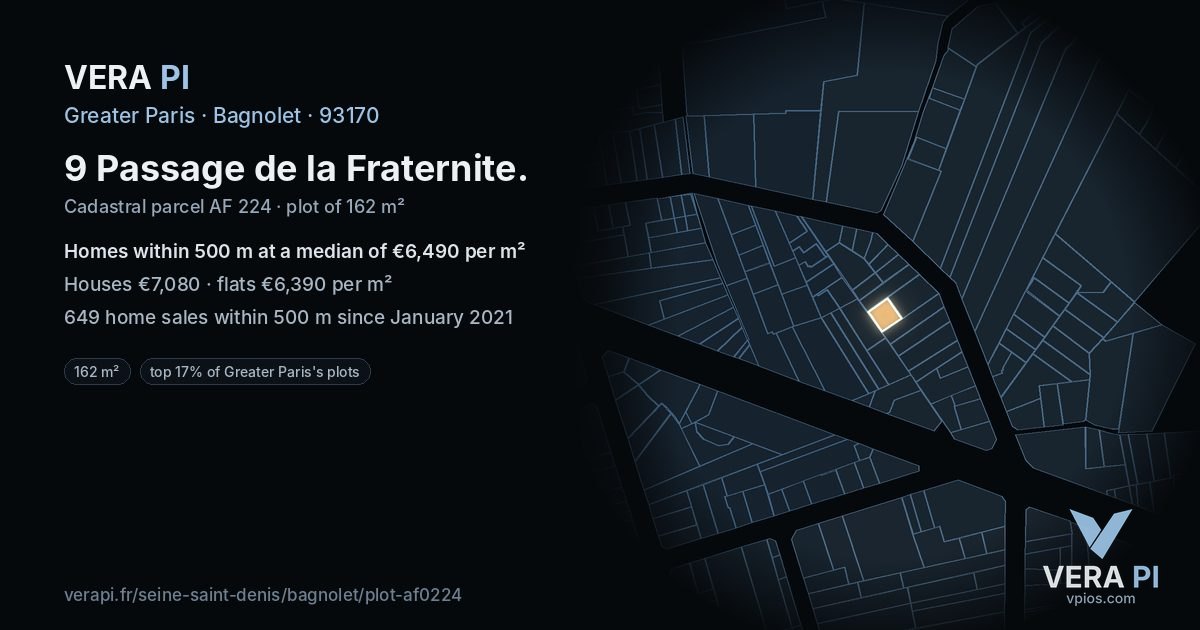 9 Passage de la Fraternite, Bagnolet at night – the plot lit, the parcels around coloured by the prices near them