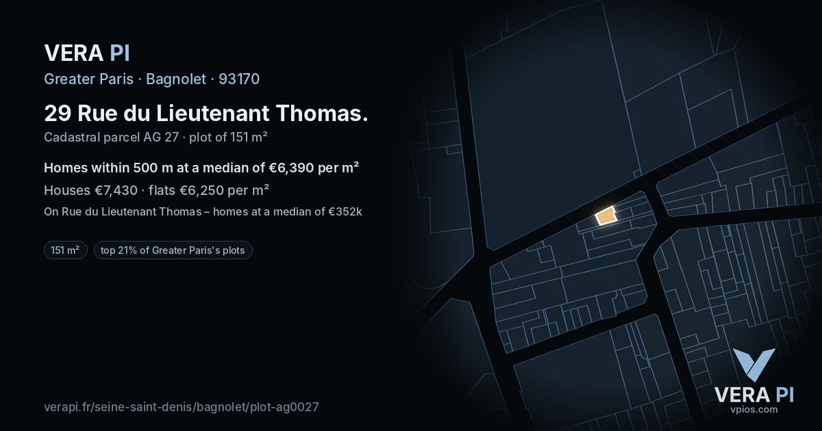 29 Rue du Lieutenant Thomas, Bagnolet at night – the plot lit, the parcels around coloured by the prices near them