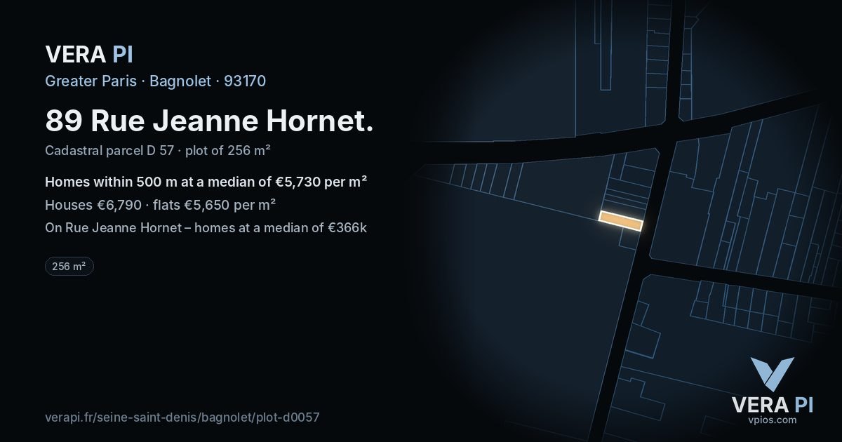 89 Rue Jeanne Hornet, Bagnolet at night – the plot lit, the parcels around coloured by the prices near them