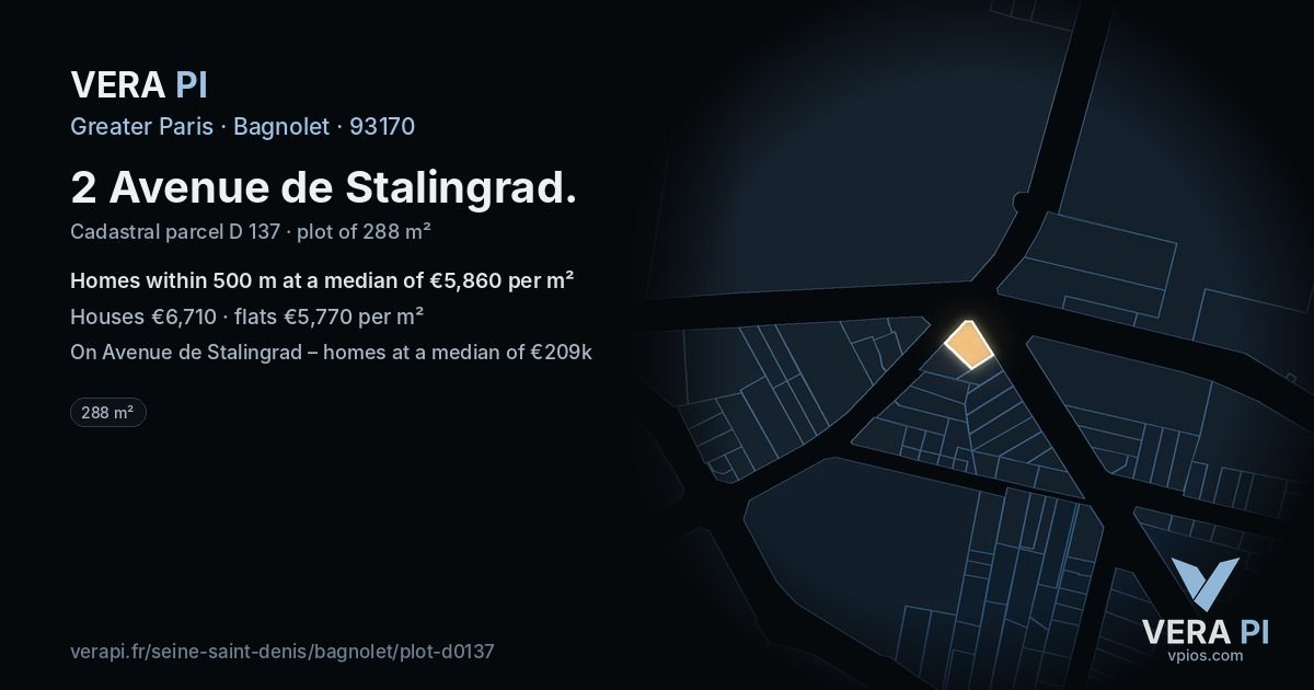 2 Avenue de Stalingrad, Bagnolet at night – the plot lit, the parcels around coloured by the prices near them