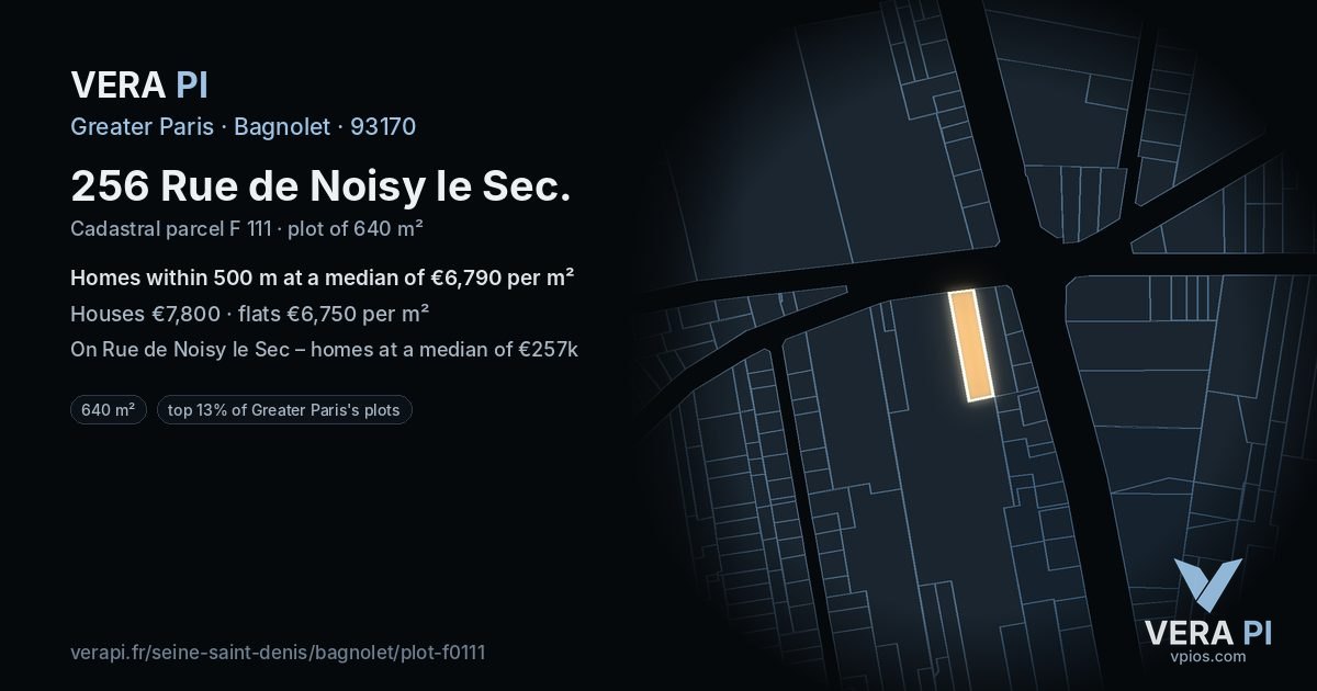256 Rue de Noisy le Sec, Bagnolet at night – the plot lit, the parcels around coloured by the prices near them