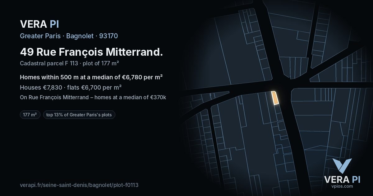 49 Rue François Mitterrand, Bagnolet at night – the plot lit, the parcels around coloured by the prices near them