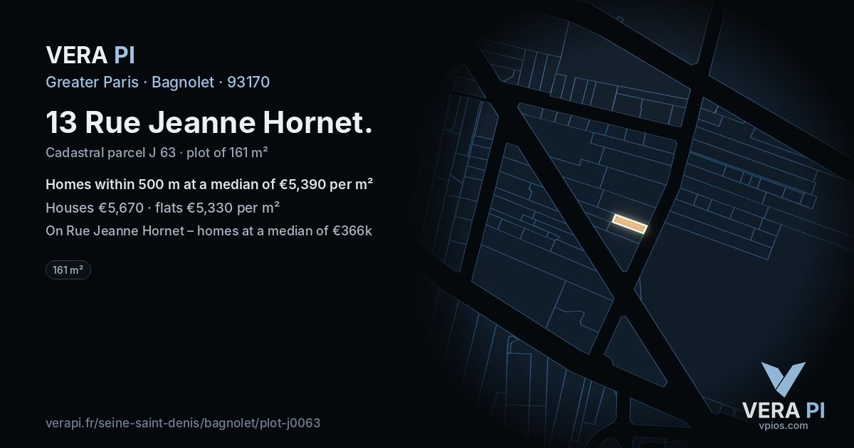13 Rue Jeanne Hornet, Bagnolet at night – the plot lit, the parcels around coloured by the prices near them