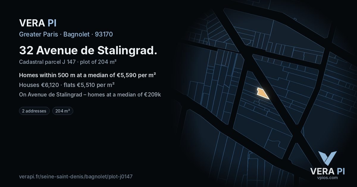 32 Avenue de Stalingrad, Bagnolet at night – the plot lit, the parcels around coloured by the prices near them