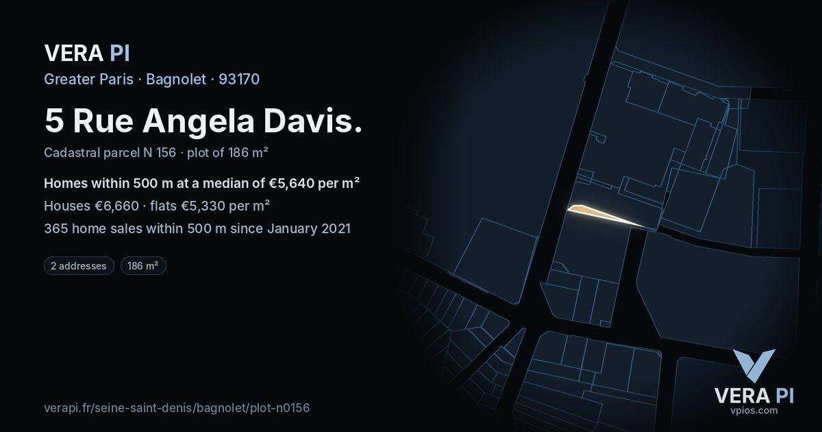 5 Rue Angela Davis, Bagnolet at night – the plot lit, the parcels around coloured by the prices near them