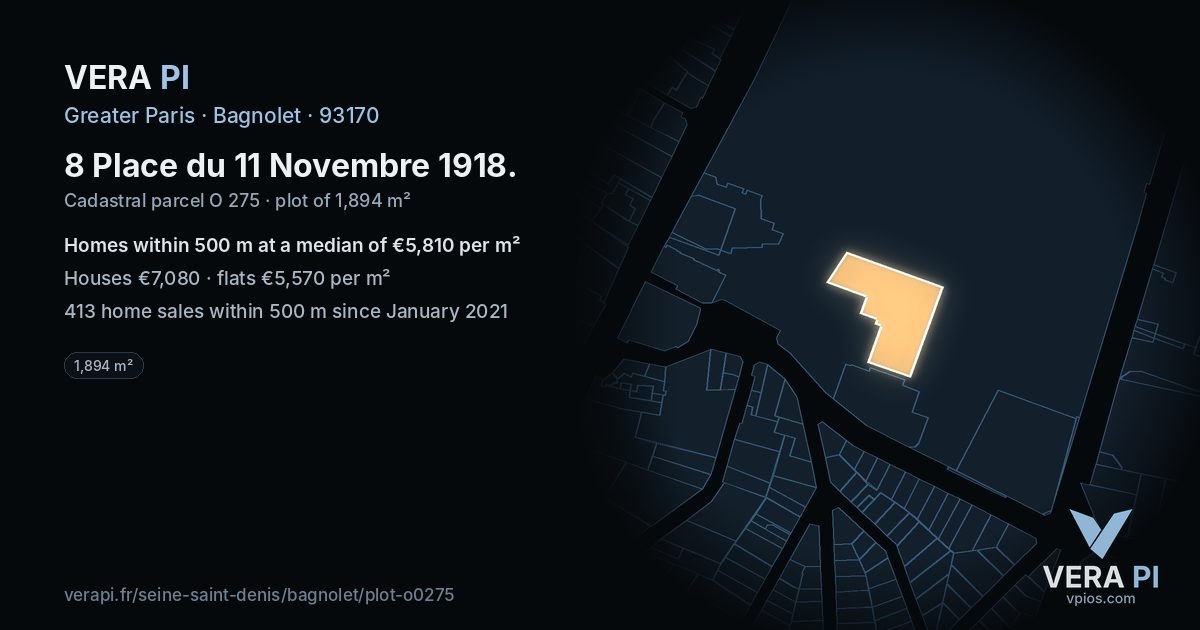 8 Place du 11 Novembre 1918, Bagnolet at night – the plot lit, the parcels around coloured by the prices near them