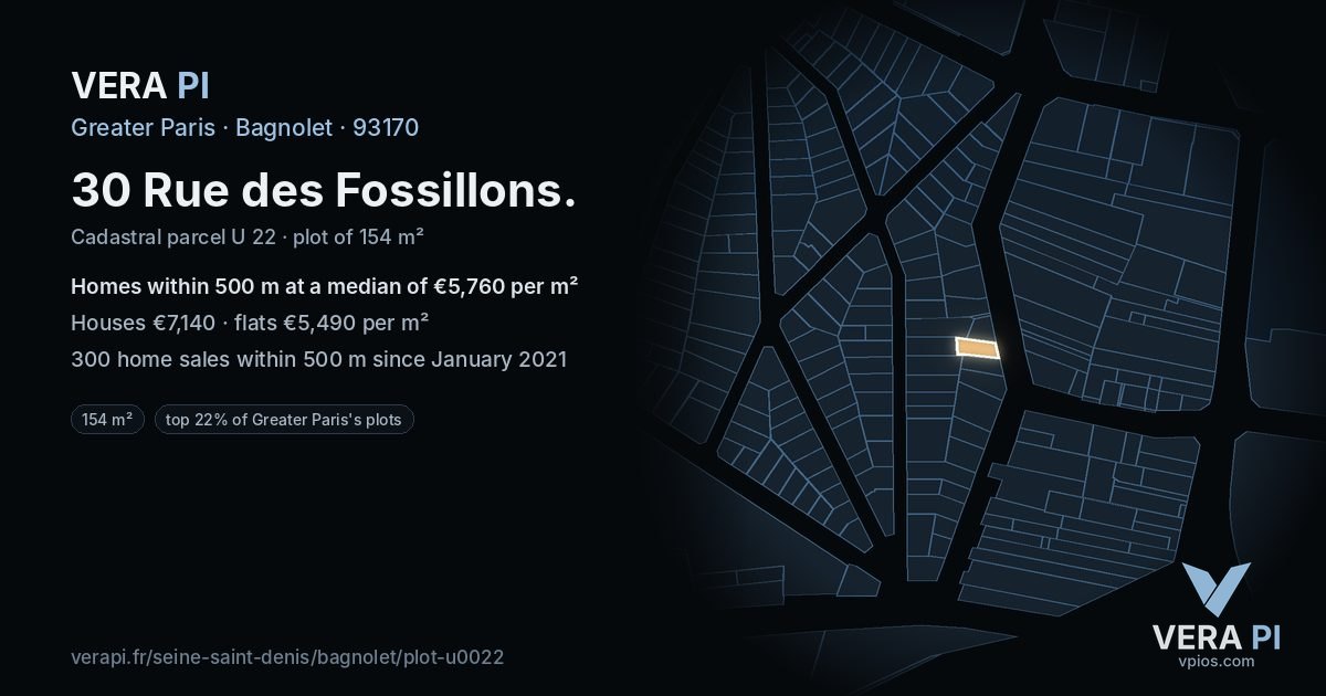 30 Rue des Fossillons, Bagnolet at night – the plot lit, the parcels around coloured by the prices near them