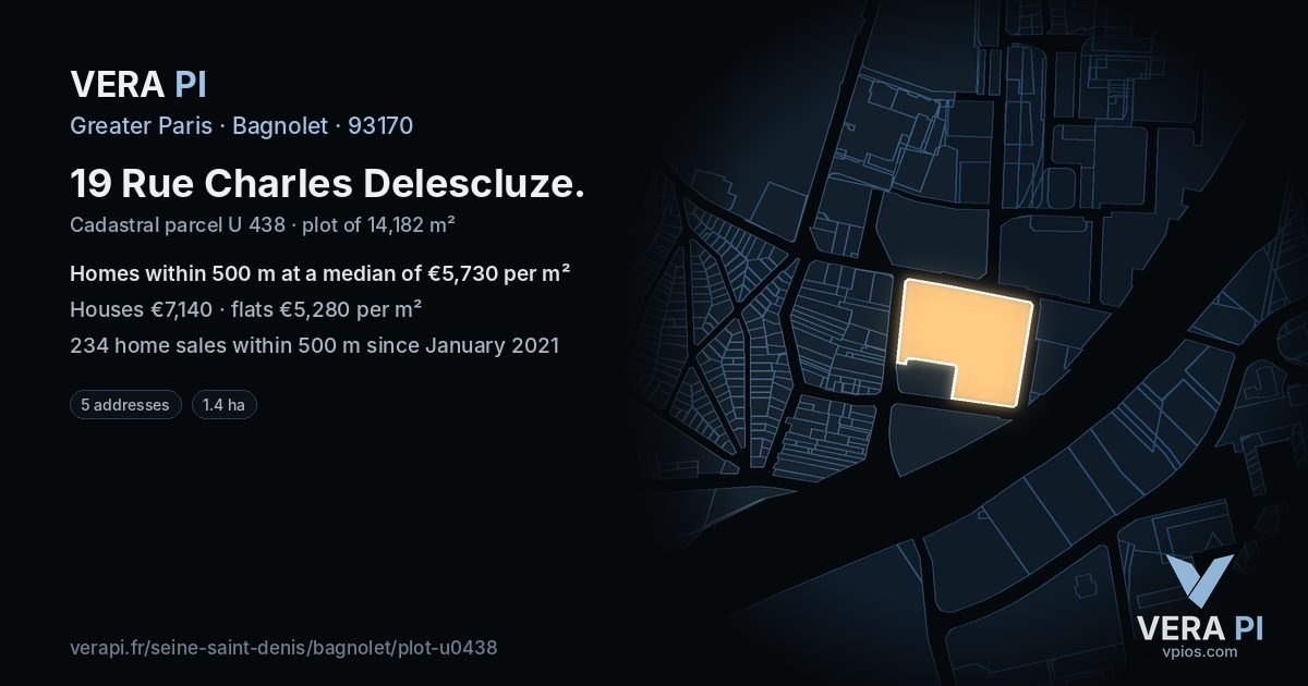 19 Rue Charles Delescluze, Bagnolet at night – the plot lit, the parcels around coloured by the prices near them