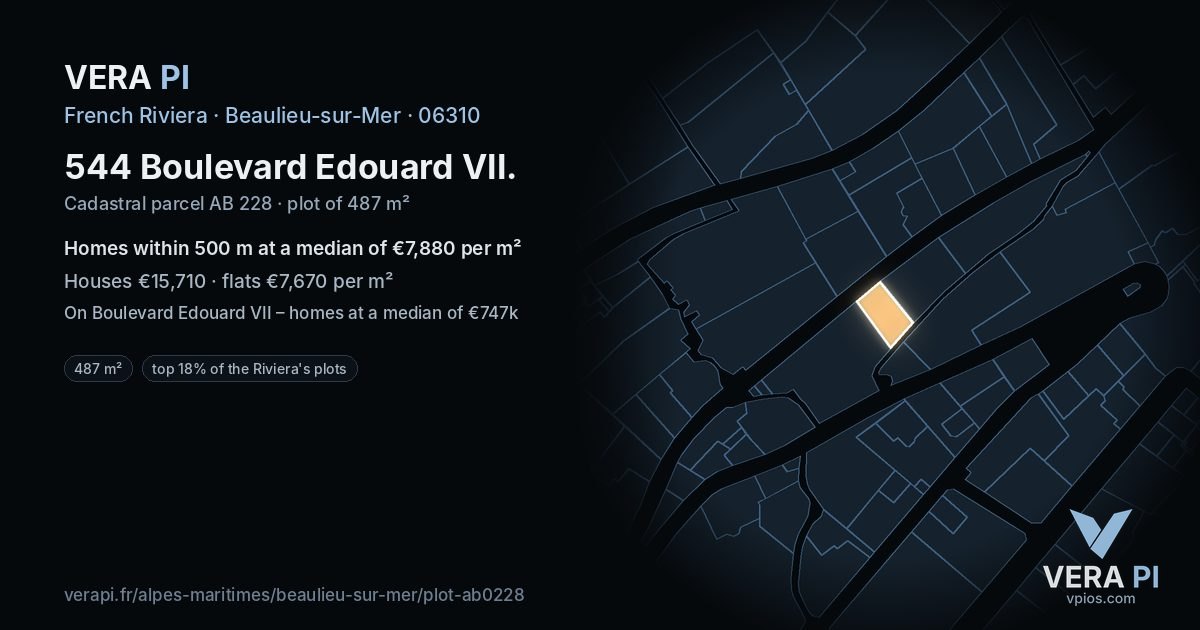 544 Boulevard Edouard VII, Beaulieu-sur-Mer at night – the plot lit, the parcels around coloured by the prices near them