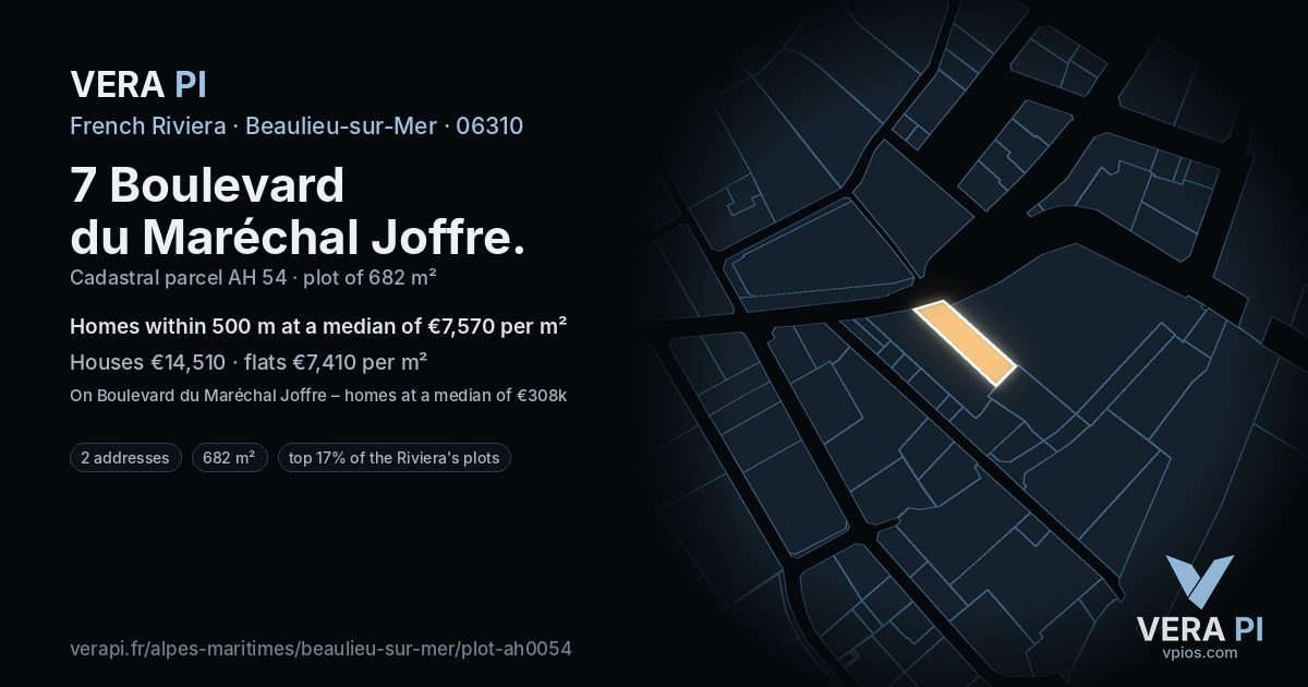 7 Boulevard du Maréchal Joffre, Beaulieu-sur-Mer at night – the plot lit, the parcels around coloured by the prices near them