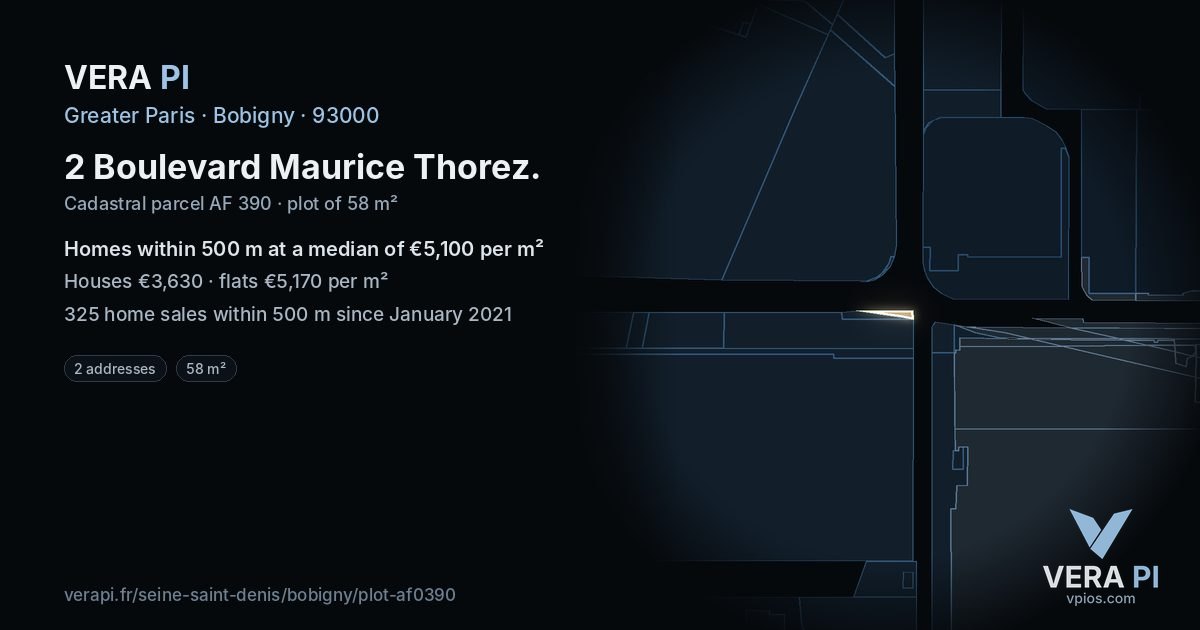 2 Boulevard Maurice Thorez, Bobigny at night – the plot lit, the parcels around coloured by the prices near them