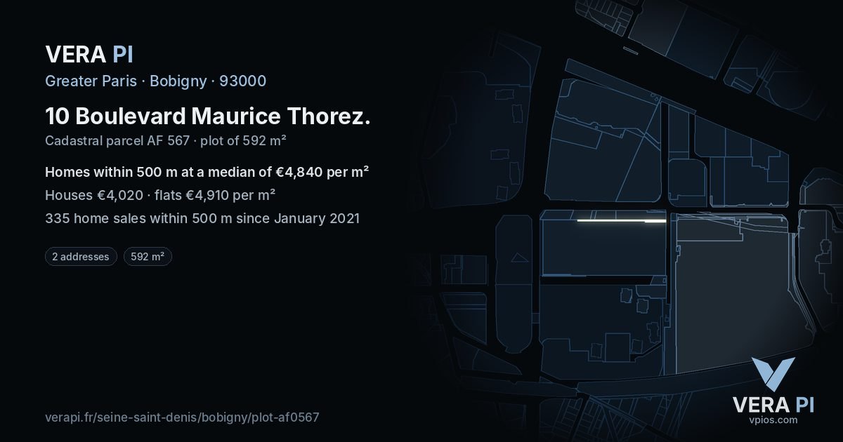 10 Boulevard Maurice Thorez, Bobigny at night – the plot lit, the parcels around coloured by the prices near them