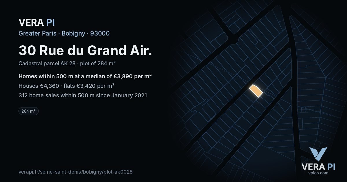 30 Rue du Grand Air, Bobigny at night – the plot lit, the parcels around coloured by the prices near them