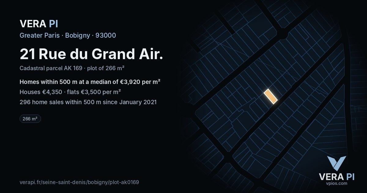 21 Rue du Grand Air, Bobigny at night – the plot lit, the parcels around coloured by the prices near them