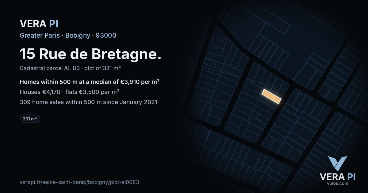15 Rue de Bretagne, Bobigny at night – the plot lit, the parcels around coloured by the prices near them