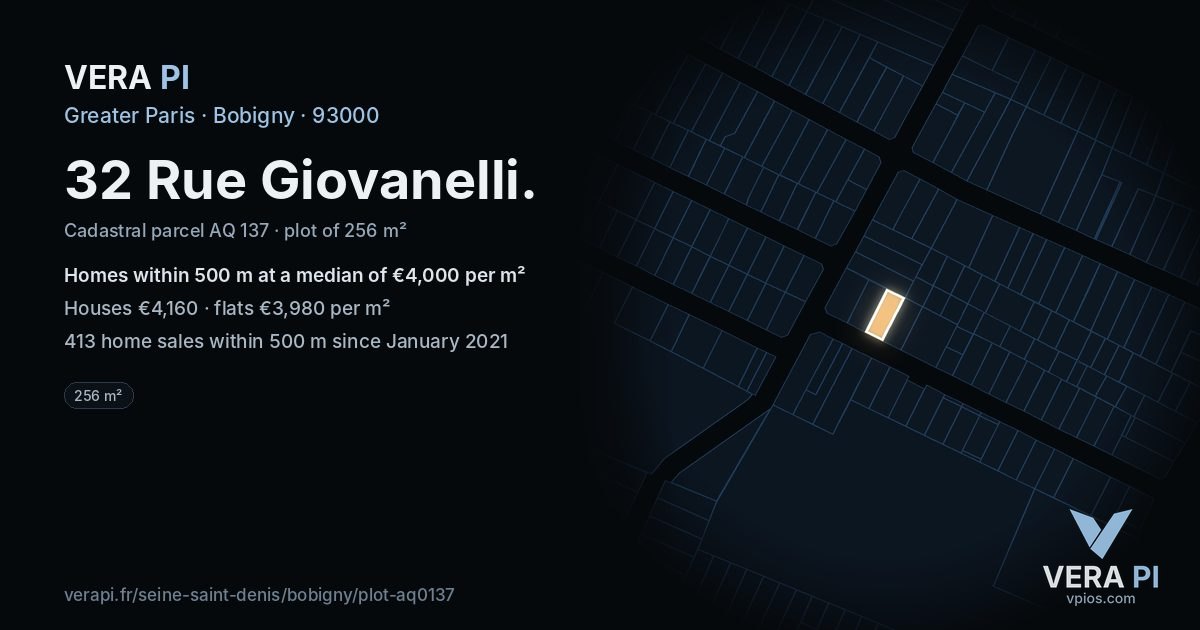 32 Rue Giovanelli, Bobigny at night – the plot lit, the parcels around coloured by the prices near them