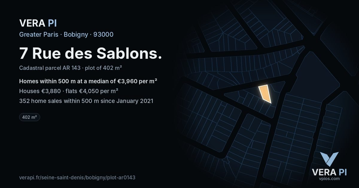 7 Rue des Sablons, Bobigny at night – the plot lit, the parcels around coloured by the prices near them