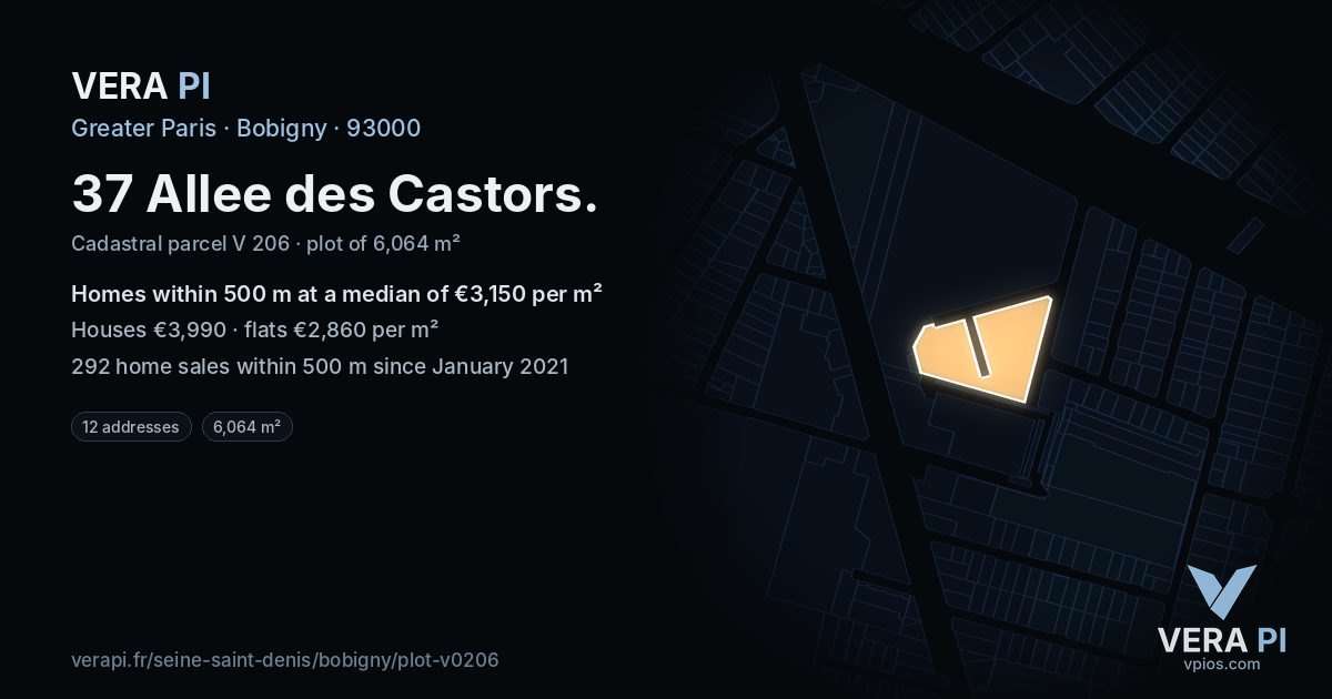 37 Allee des Castors, Bobigny at night – the plot lit, the parcels around coloured by the prices near them