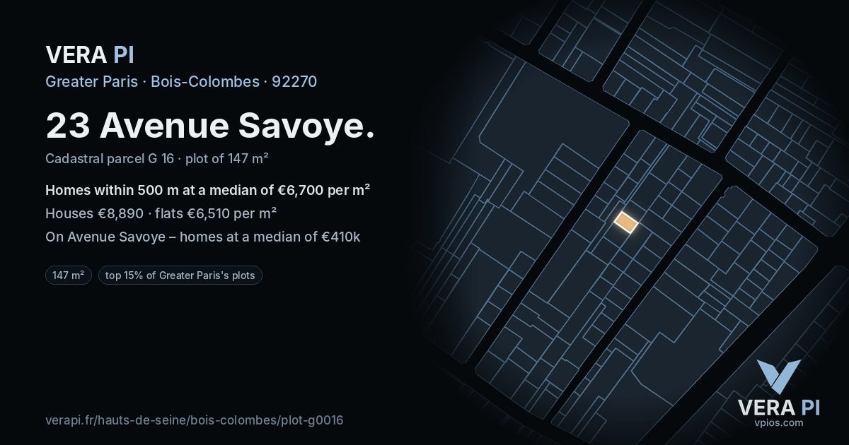 23 Avenue Savoye, Bois-Colombes at night – the plot lit, the parcels around coloured by the prices near them