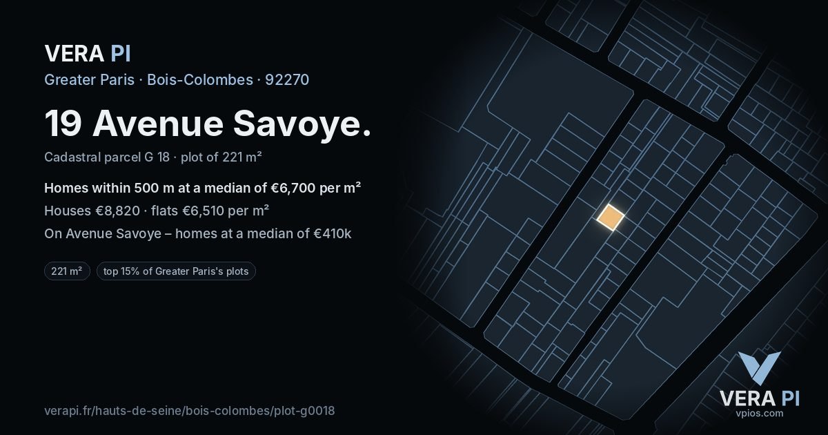 19 Avenue Savoye, Bois-Colombes at night – the plot lit, the parcels around coloured by the prices near them
