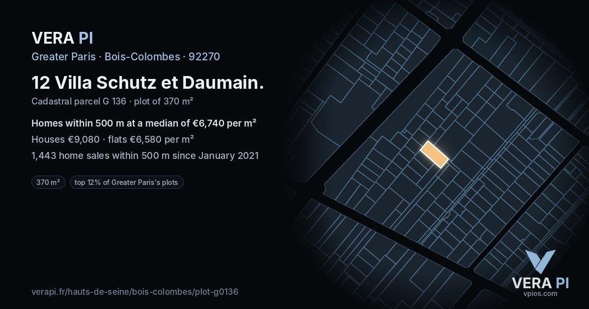 12 Villa Schutz et Daumain, Bois-Colombes at night – the plot lit, the parcels around coloured by the prices near them