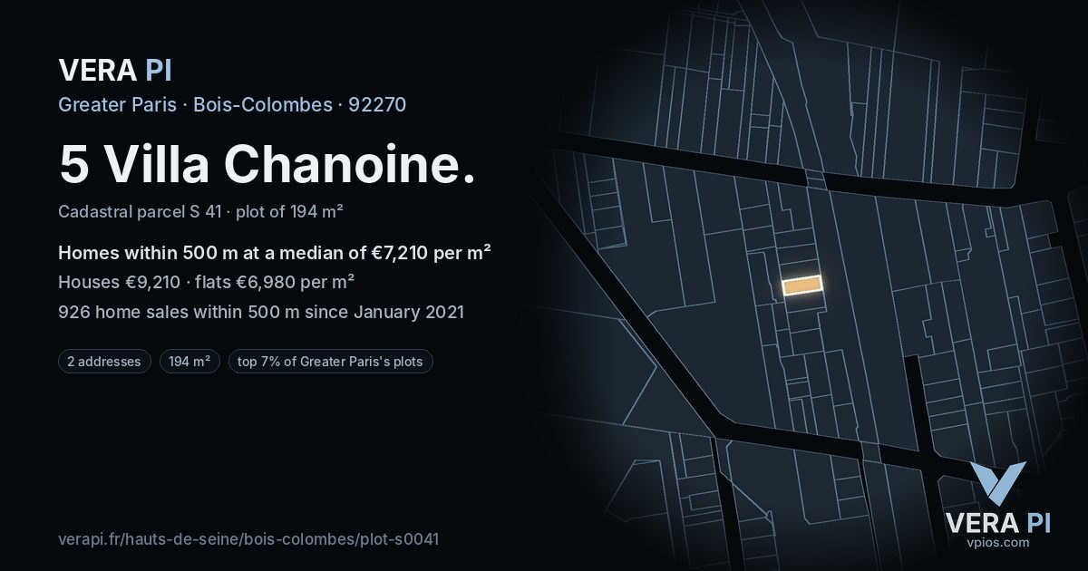 5 Villa Chanoine, Bois-Colombes at night – the plot lit, the parcels around coloured by the prices near them