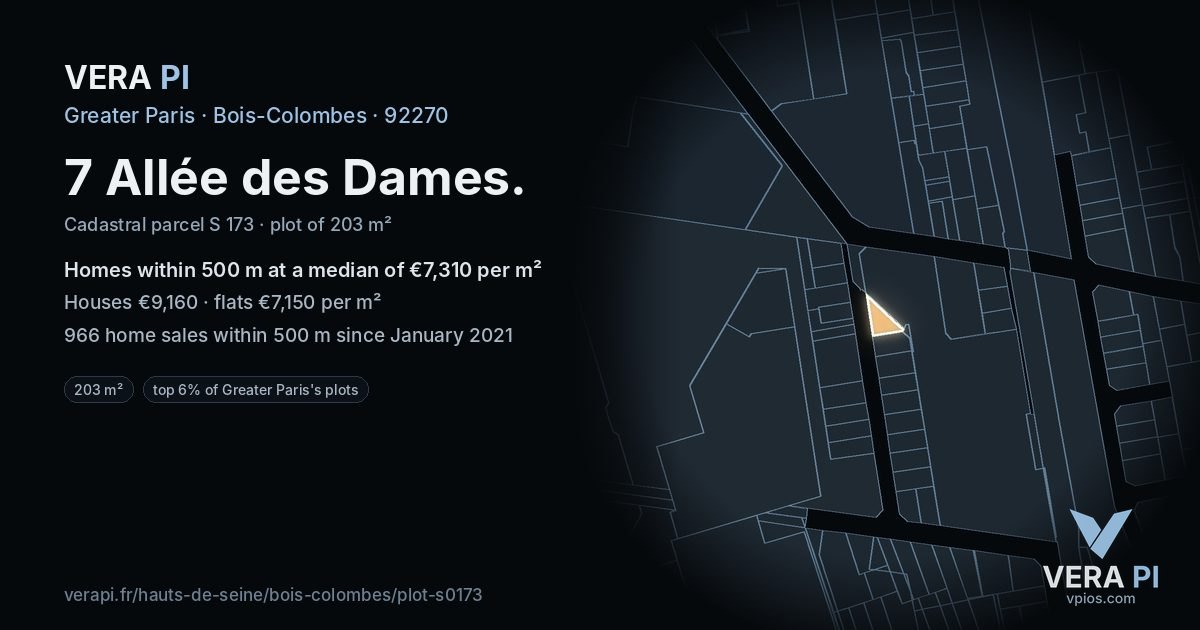 7 Allée des Dames, Bois-Colombes at night – the plot lit, the parcels around coloured by the prices near them