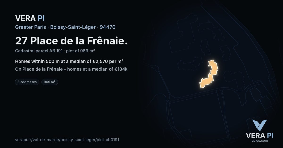 27 Place de la Frênaie, Boissy-Saint-Léger at night – the plot lit, the parcels around coloured by the prices near them