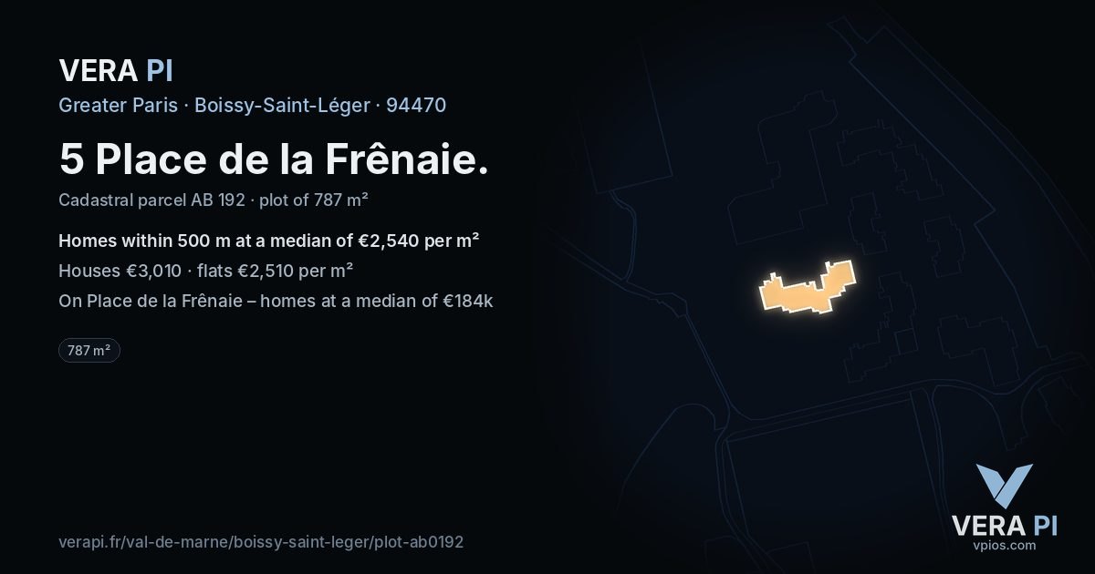 5 Place de la Frênaie, Boissy-Saint-Léger at night – the plot lit, the parcels around coloured by the prices near them