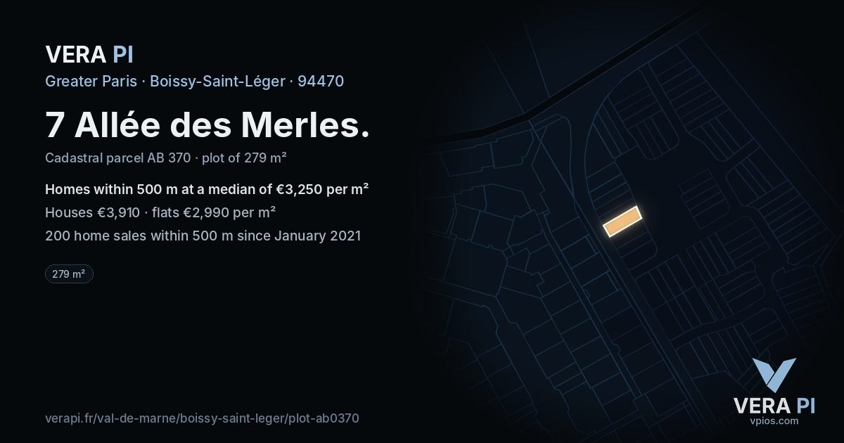 7 Allée des Merles, Boissy-Saint-Léger at night – the plot lit, the parcels around coloured by the prices near them