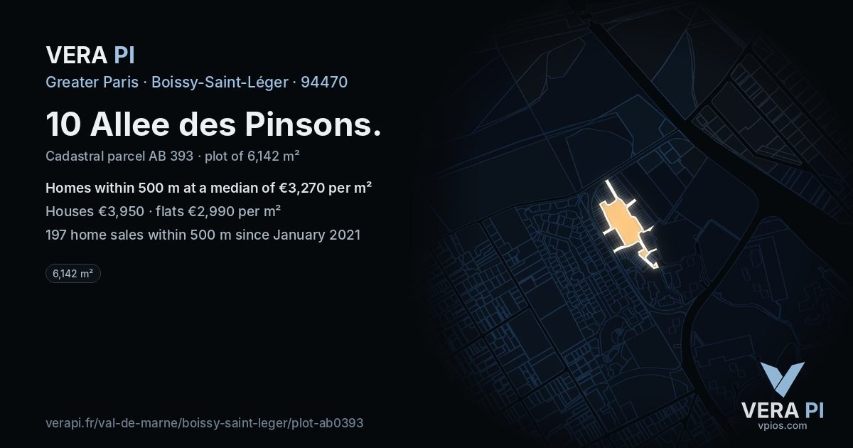 10 Allee des Pinsons, Boissy-Saint-Léger at night – the plot lit, the parcels around coloured by the prices near them