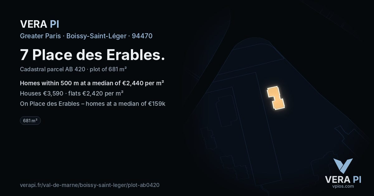 7 Place des Erables, Boissy-Saint-Léger at night – the plot lit, the parcels around coloured by the prices near them