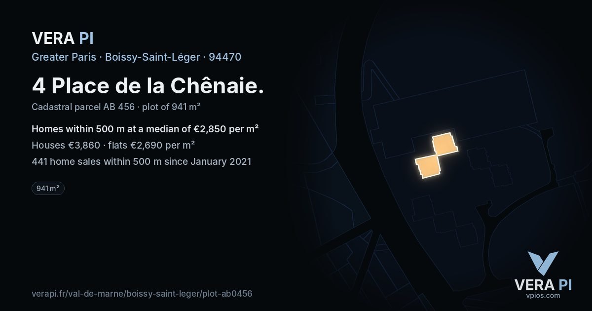 4 Place de la Chênaie, Boissy-Saint-Léger at night – the plot lit, the parcels around coloured by the prices near them