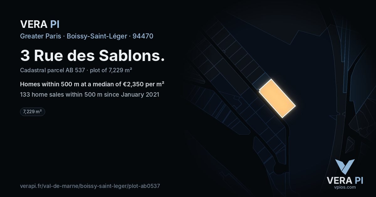3 Rue des Sablons, Boissy-Saint-Léger at night – the plot lit, the parcels around coloured by the prices near them