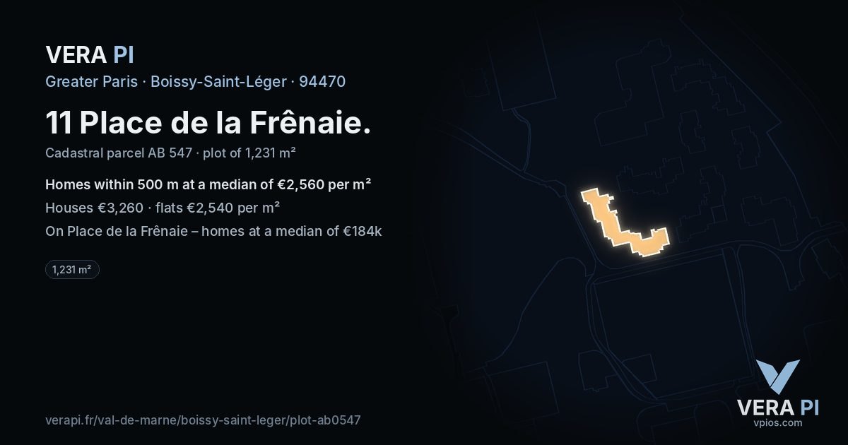 11 Place de la Frênaie, Boissy-Saint-Léger at night – the plot lit, the parcels around coloured by the prices near them