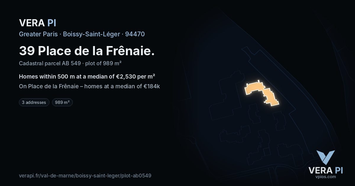 39 Place de la Frênaie, Boissy-Saint-Léger at night – the plot lit, the parcels around coloured by the prices near them